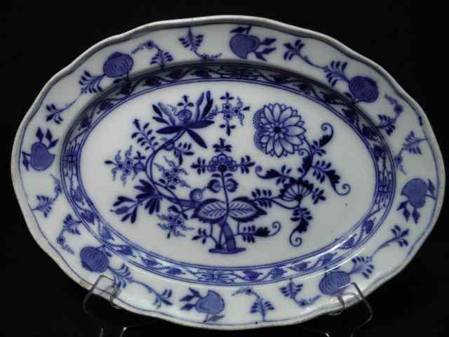 Appraisal: An early th century English flow blue stoneware platter in