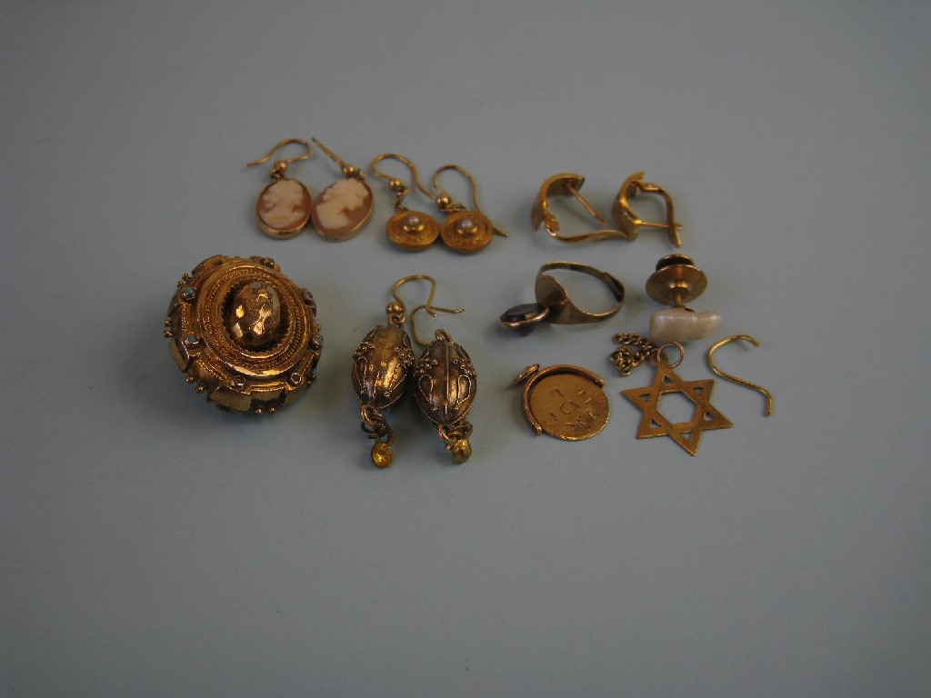 Appraisal: A collection of Victorian and other Earrings Target Brooch Child's