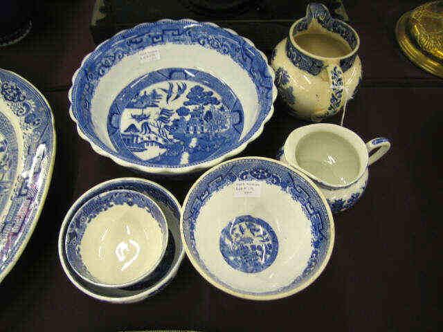 Appraisal: Pcs Blue Willow Ironstone pitchers bowls