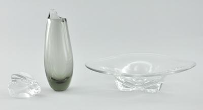 Appraisal: A Collection of Three Contemporary Glass Pieces Including a large