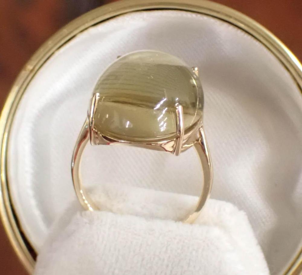 Appraisal: YELLOW LABRADORITE AND FOURTEEN KARAT GOLD RING The k yellow