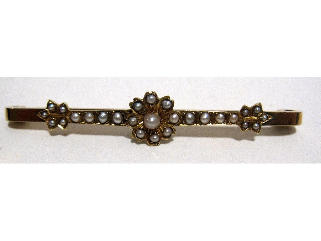 Appraisal: Edwardian ct gold seed pearl set bar brooch