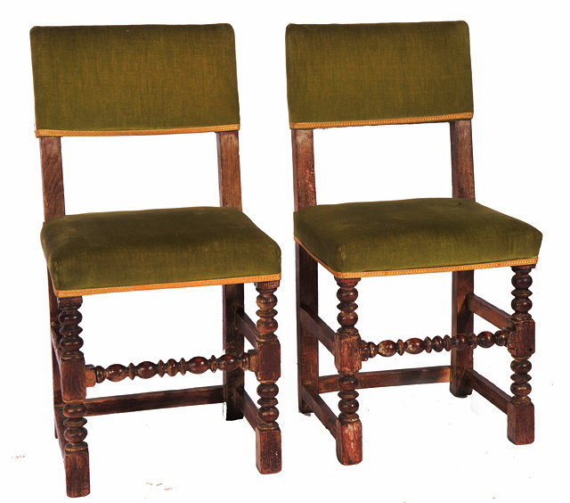 Appraisal: A PAIR OF TH CENTURY OAK SIDE CHAIRS with overstuffed