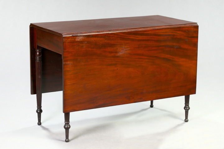 Appraisal: Fine American Federal Mahogany Swing-Leg Drop-Leaf Table first quarter th