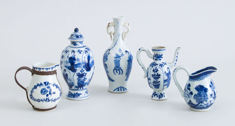 Appraisal: THREE CHINESE BLUE AND WHITE PORCELAIN SMALL ARTICLES KANGXI Comprising