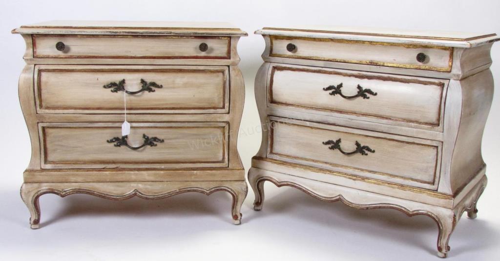 Appraisal: A pair of painted Italian Provincial bombe commodes each with