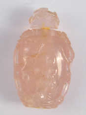 Appraisal: A Chinese rose quartz snuff bottle and stopper carved in