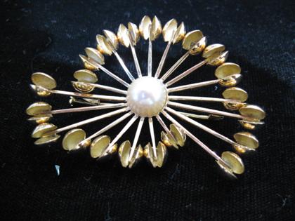 Appraisal: karat yellow gold and cultured pearl broochSet with petite mabe