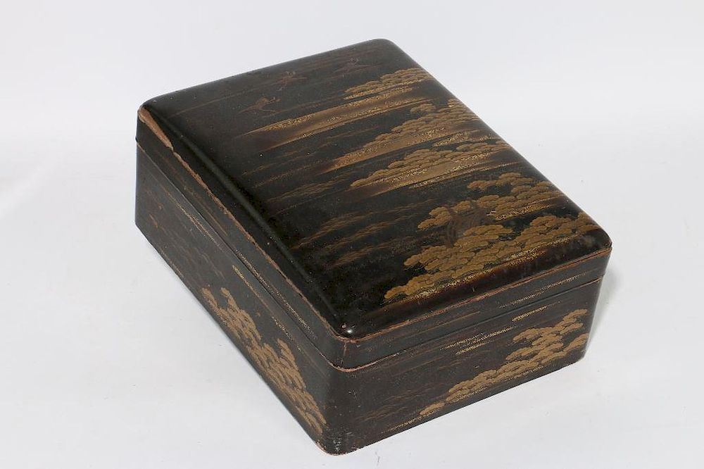 Appraisal: A Japanese lacquer box A Japanese lacquer box measuring inches