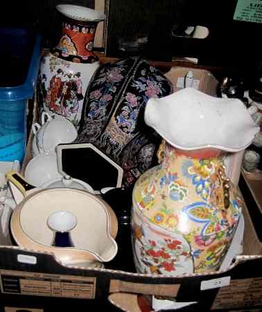 Appraisal: A collection of various pottery including Oriental vases Figures Teaset