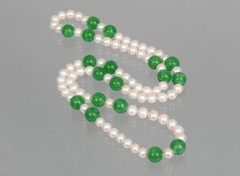 Appraisal: A Beautiful Opera Length Necklace with Pearls and Jadeite Beads