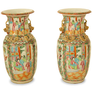 Appraisal: A Pair of Chinese Rose Medallion Porcelain Vases th th