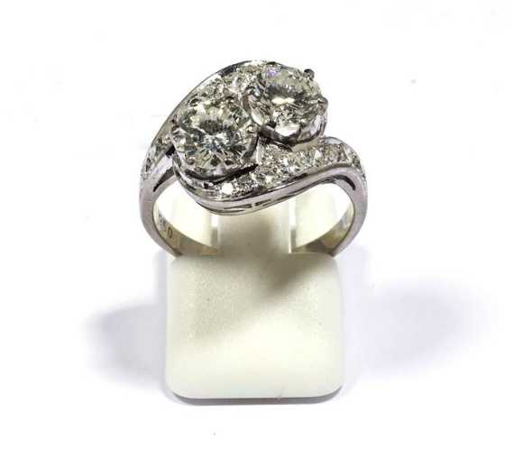 Appraisal: BRILLIANT-CUT DIAMOND RING ca White gold and platinum Decorative Crois