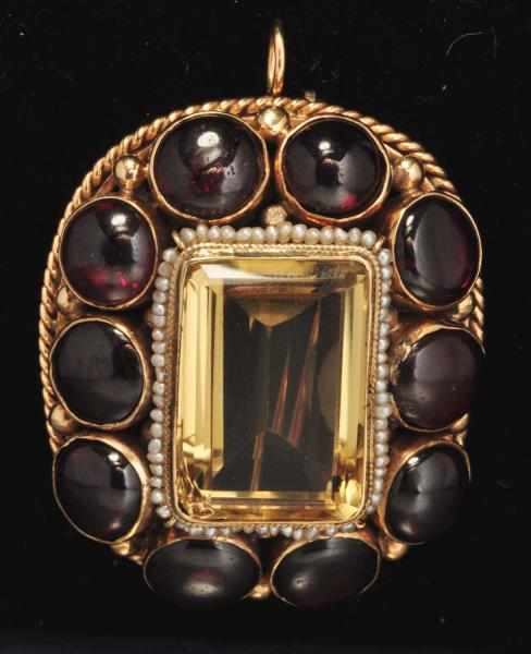 Appraisal: K Y Gold Citrine Garnet Pin Description Garnets ctw Citrines