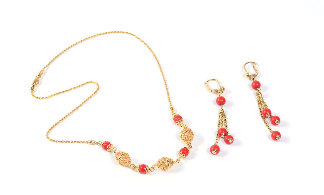 Appraisal: K CORAL NECKLACE AND EARRING SET A fine Italian K