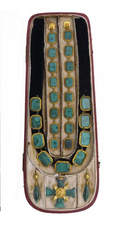 Appraisal: AN ANTIQUE GOLD AND MALACHITE PARURE comprising a pair of