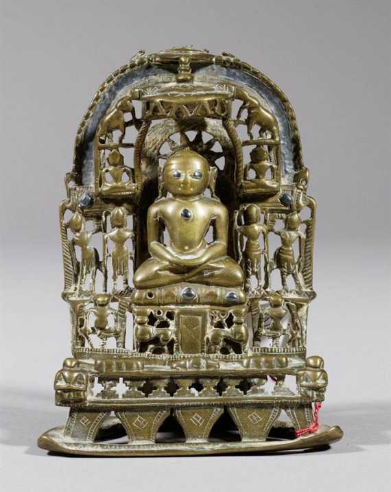 Appraisal: A BRONZE ALTAR OF TIRTHANKARA MAHAVIRA Indien Gujarat ca Jh