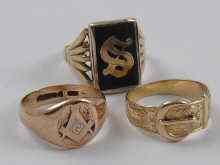 Appraisal: A ct gold buckle ring together with a ct gold