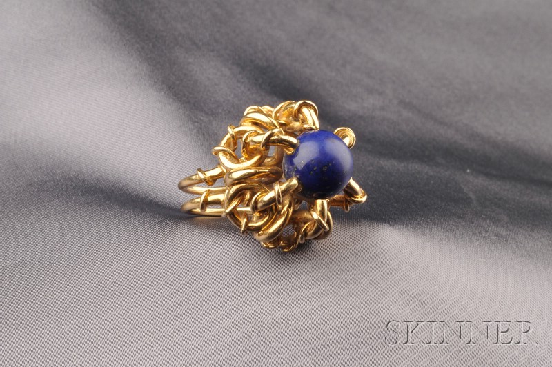 Appraisal: kt Gold and Lapis Ring the high mount of interlocking