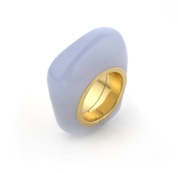 Appraisal: A chalcedony ring of carved and polished chalcedony with eighteen