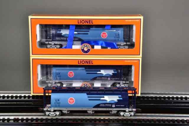 Appraisal: LIONEL UNION PACIFIC HOPPERIncluding three identical Union Pacific Heritage Mopac