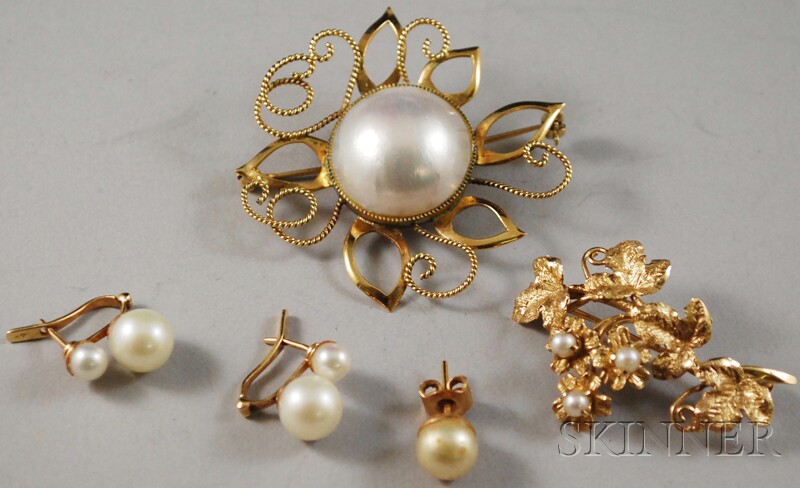 Appraisal: kt Gold and Pearl Jewelry Items including two brooches one