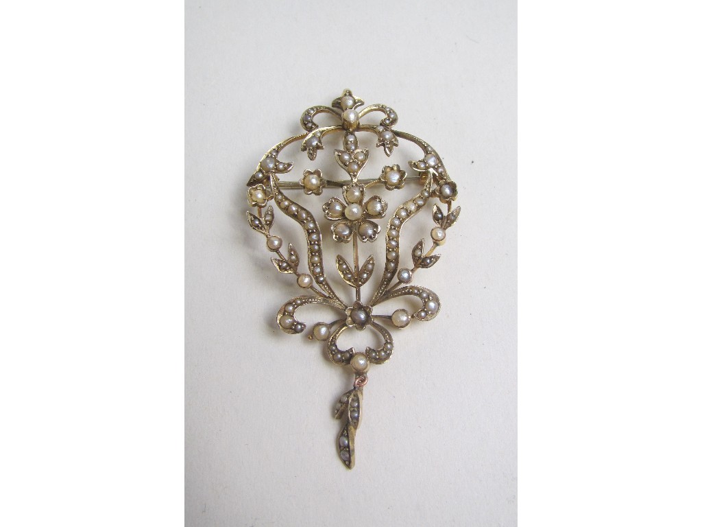 Appraisal: Edwardian ct gold seed pearl set pendant brooch