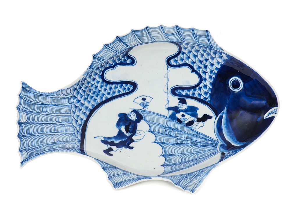 Appraisal: Japanese Arita Fish Dish Japanese fish shaped dish blue and