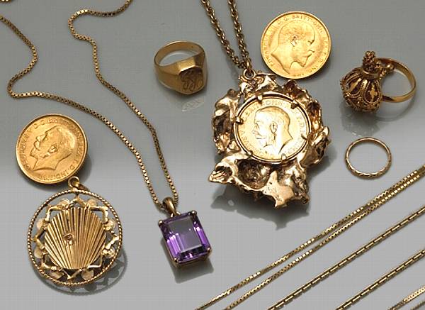 Appraisal: A collection of k k and k gold jewelry including