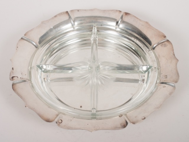 Appraisal: American sterling silver serving dish in the Dublin pattern Newbury