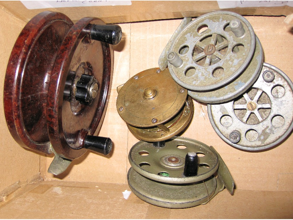 Appraisal: Lot comprising five assorted fishing reels