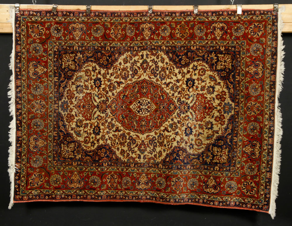 Appraisal: - Antique Persian Kashan Carpet Antique Persian Kashan carpet '