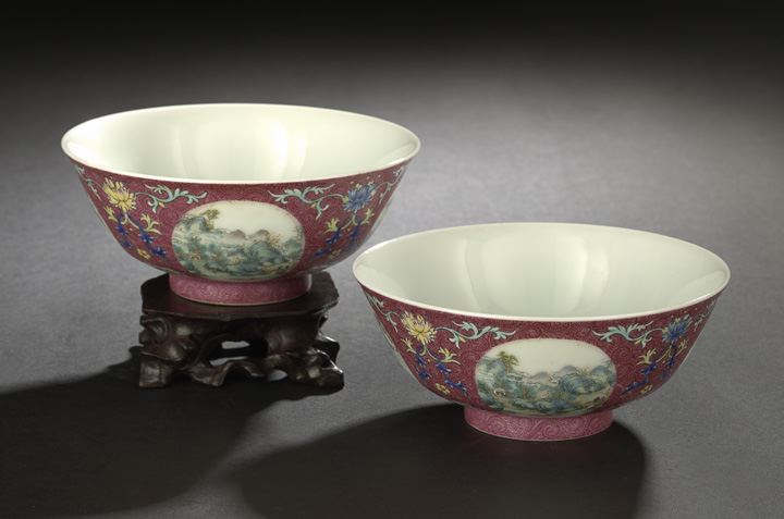 Appraisal: Good Pair of Chinese Porcelain Scraffiato Bowls Daoguang mark -