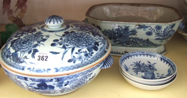 Appraisal: A Chinese blue and white exportware circular tureen and cover