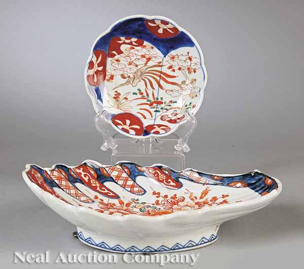 Appraisal: A Japanese Imari Shell Dish th c together with a