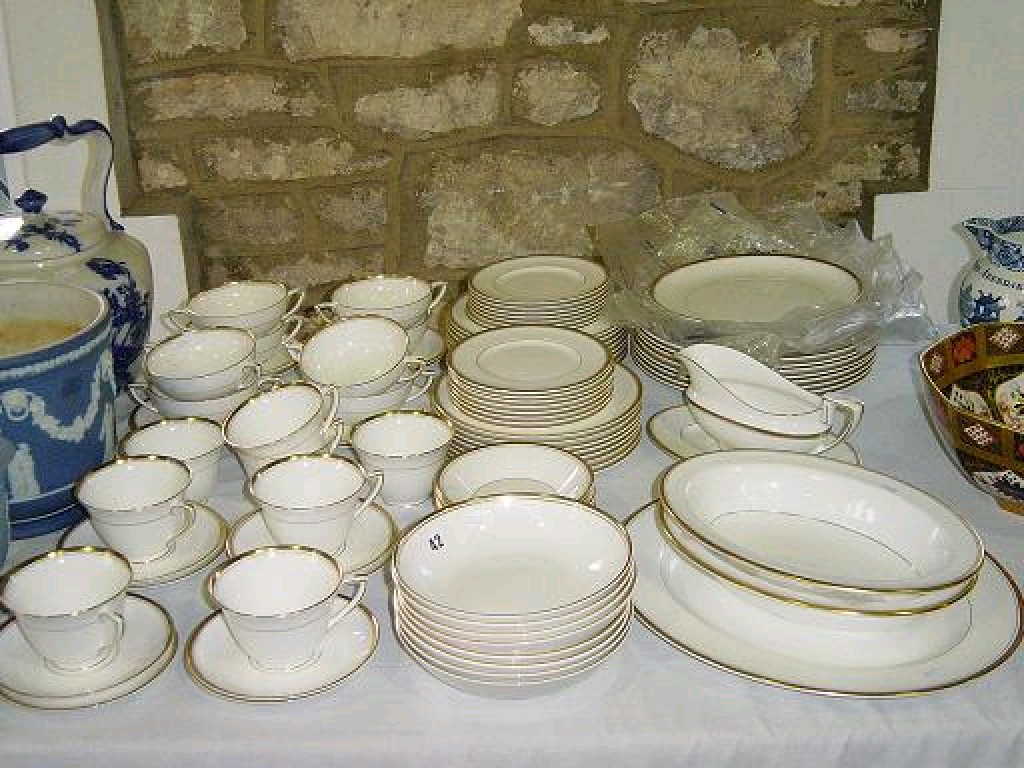 Appraisal: An extensive collection of Royal Doulton Gold Concord pattern and