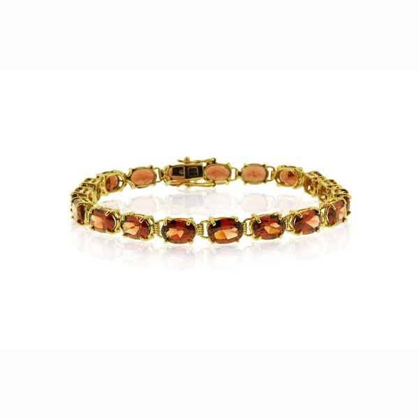 Appraisal: Estate k yellow gold Garnet bracelet