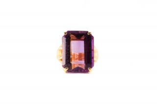 Appraisal: k Yellow Gold Amethyst Ring CT A k yellow gold