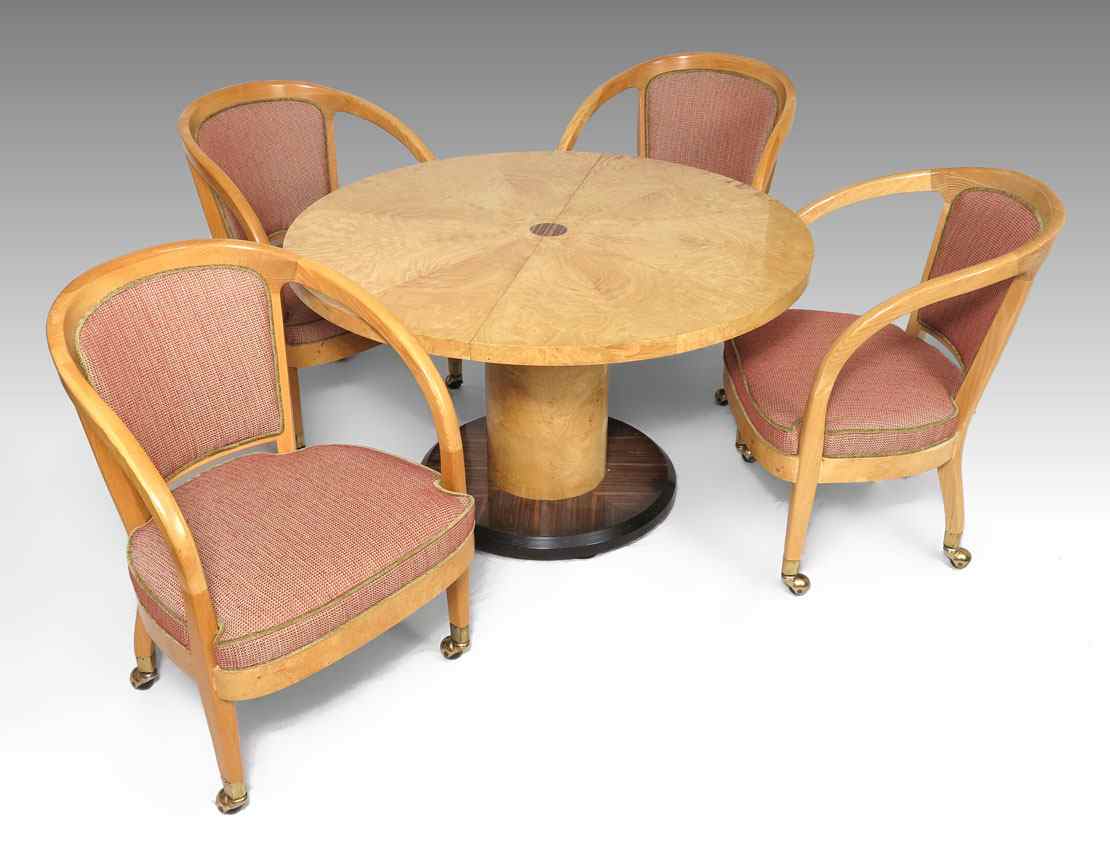 Appraisal: MAPLE HENREDON TABLE CHAIRS A low dining table with maple