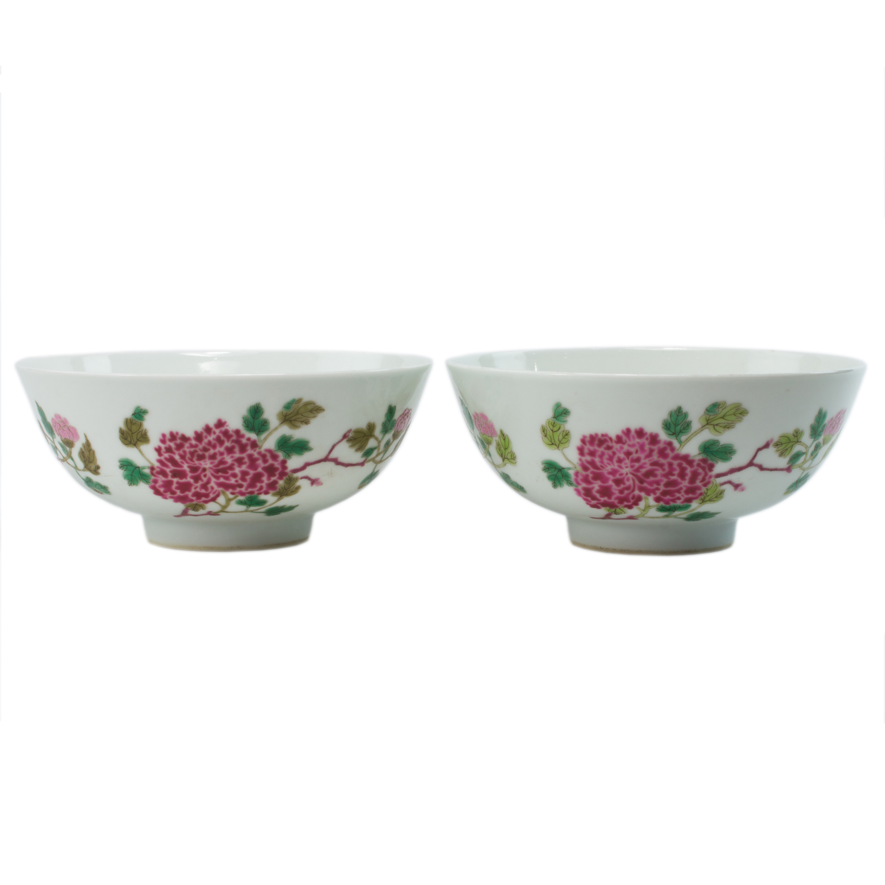 Appraisal: PAIR OF CHINESE FAMILLE ROSE BOWLS Pair of Chinese famille