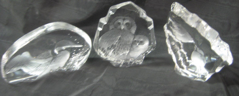 Appraisal: MATS JONASSON SWEDISH b Collection of eighteen sandblasting crystal decorations