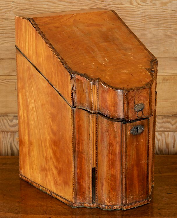 Appraisal: TH C ENGLISH MAHOGANY KNIFE BOX MIXED WOOD A nineteenth