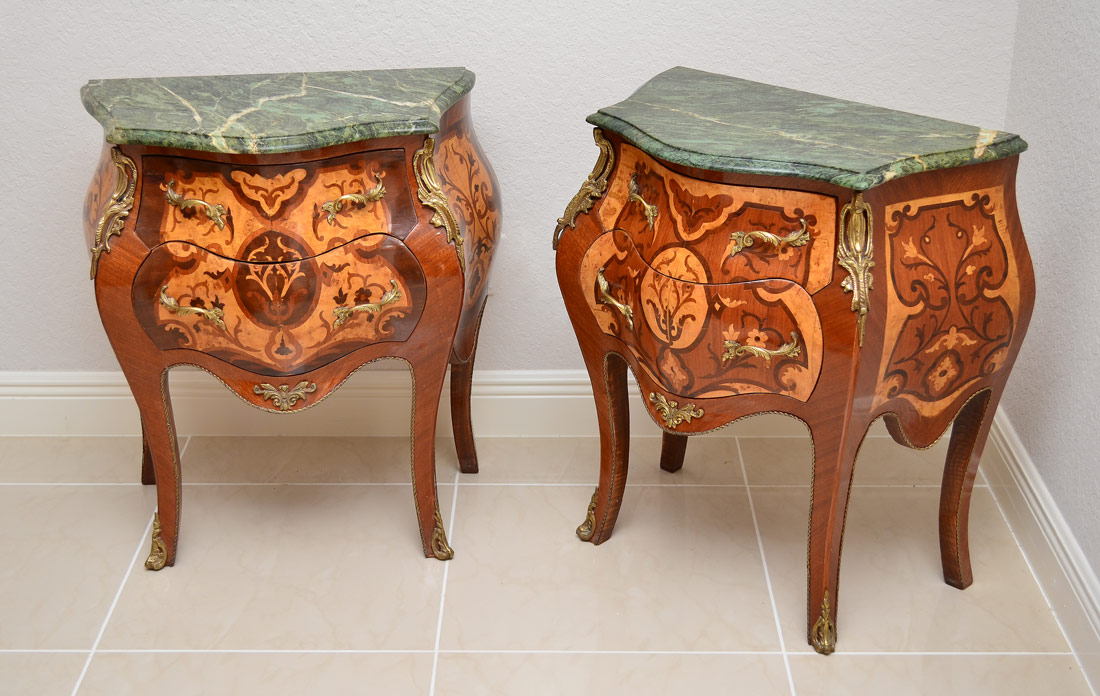 Appraisal: PAIR DRAWER MARBLE TOP COMMODES Green marble tops over drawer