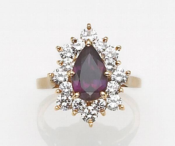 Appraisal: A natural alexandrite diamond and eighteen karat gold ring featuring