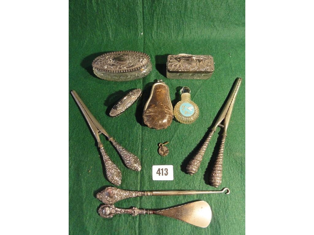 Appraisal: A small quantity of silver vanity items comprising two silver