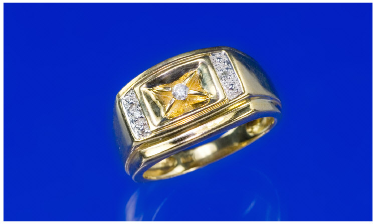 Appraisal: ct Gold Gents Diamond Ring Set With A Central Round