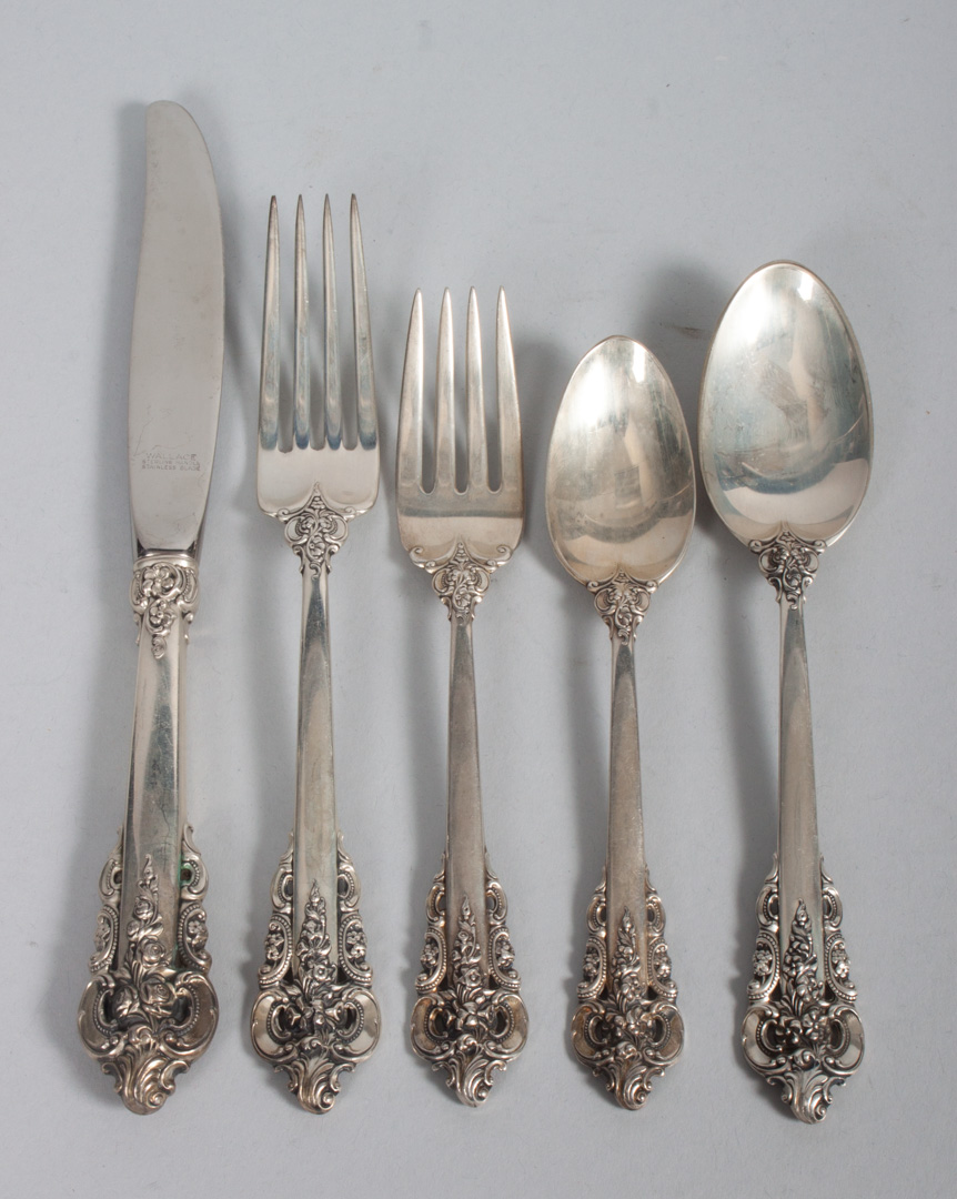 Appraisal: Wallace Grand Baroque sterling partial flatware comprising pieces including knives