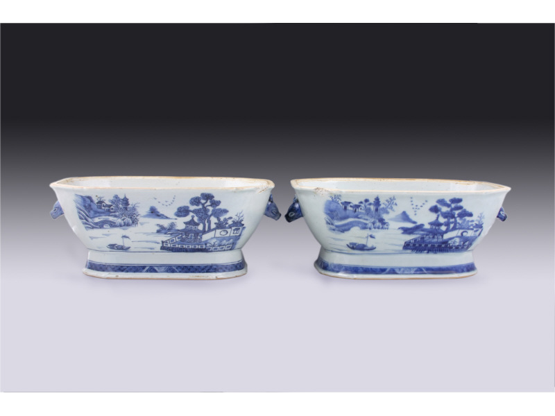 Appraisal: Pair of Canton Export Porcelain Tureens mid- th c blue