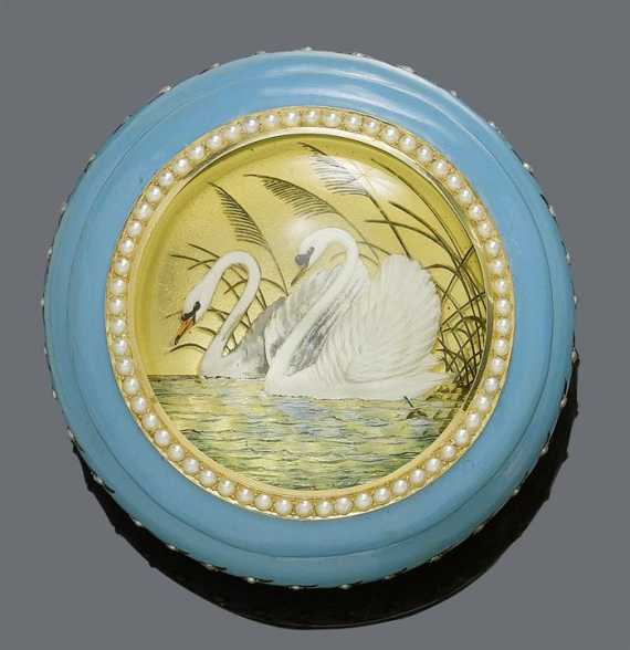 Appraisal: ENAMEL AND PEARL MINIATURE POWDER BOX PRESENT OF LUDWIG II