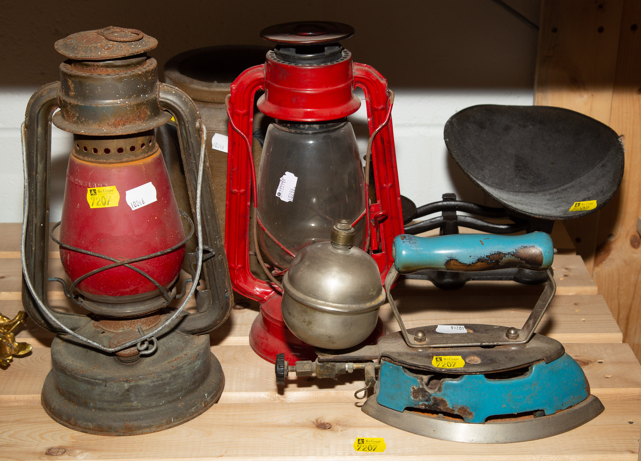 Appraisal: FIVE VINTAGE HOUSEHOLD ITEMS Including a Coleman Model A gas-heated